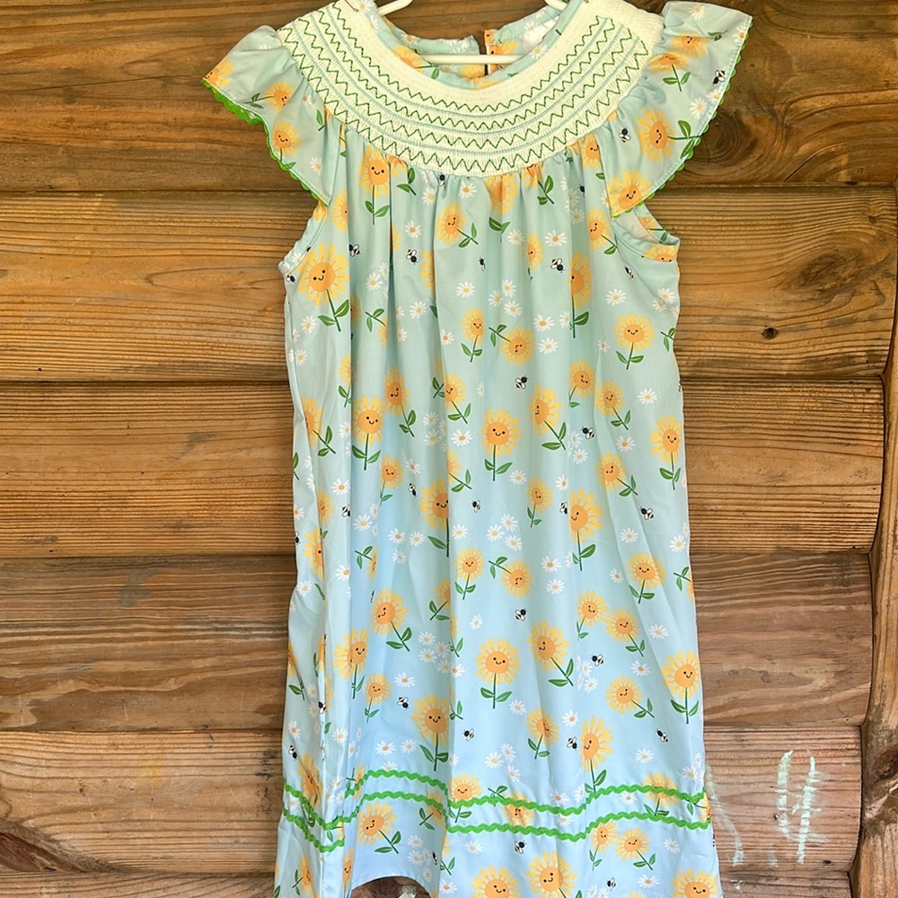 Sunny girl smock dress!!